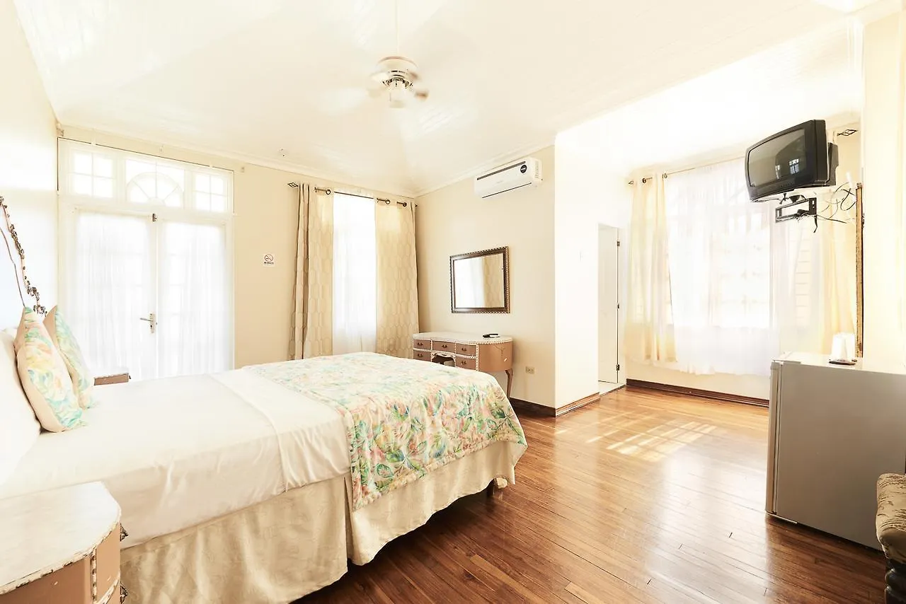 ** Bed & Breakfast City View Hotel Kingston Jamaica