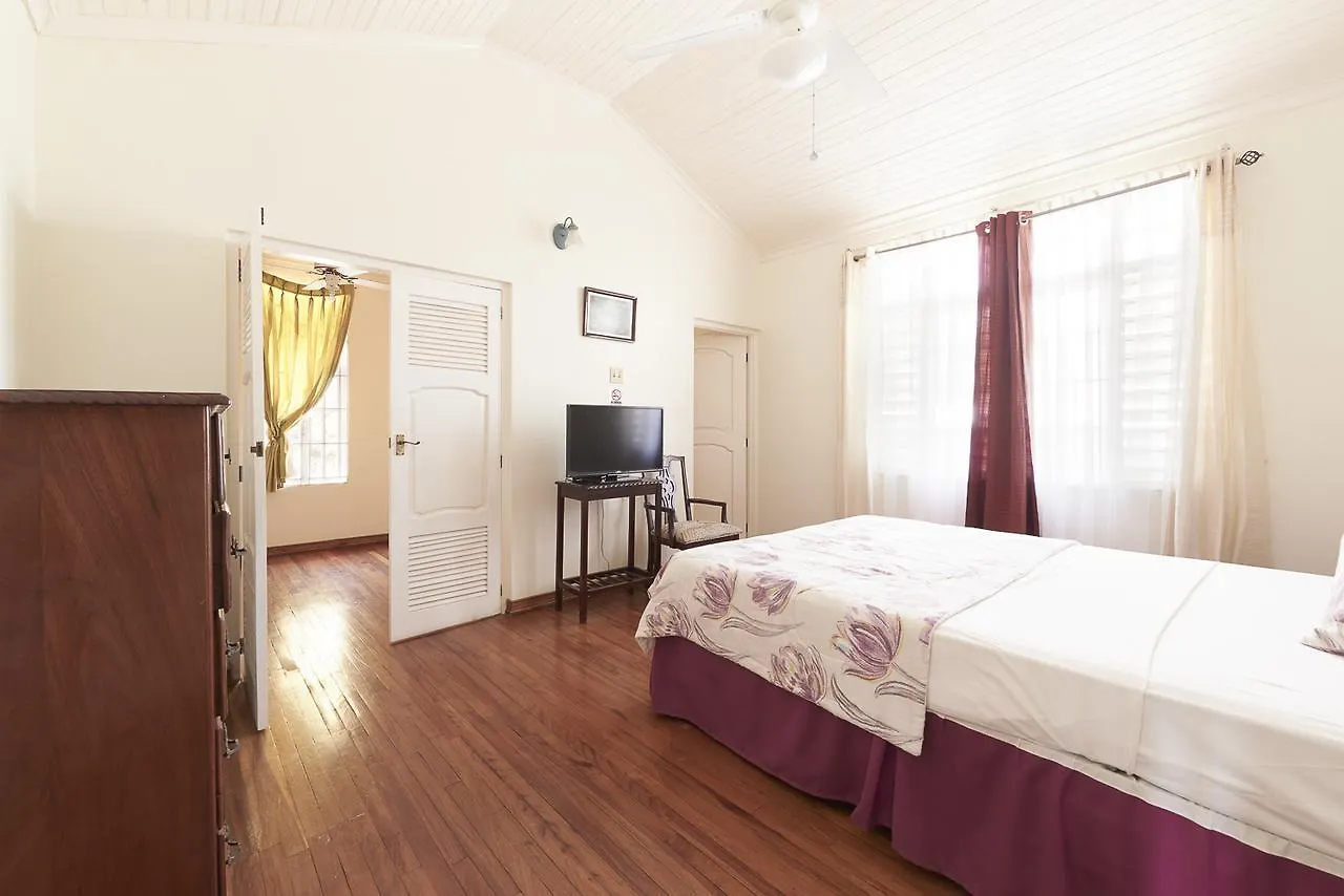 ** Bed & Breakfast City View Hotel Kingston Jamaica
